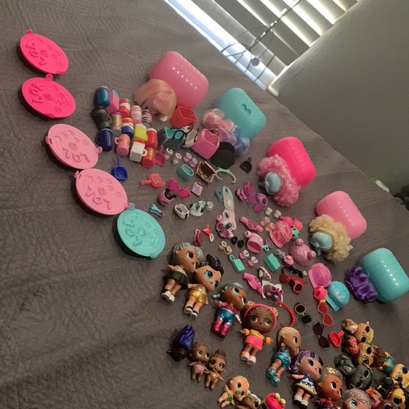 It comes with 24 and a lot of accessory’s - Picture 3 of 4